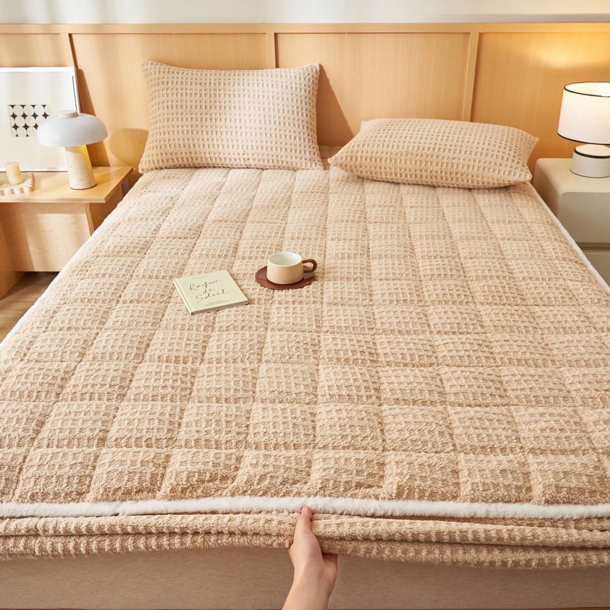 91家纺网 家纺一手货源 找家纺 （总）爱乐  塔芙绒夹棉床笠 牛奶绒床笠