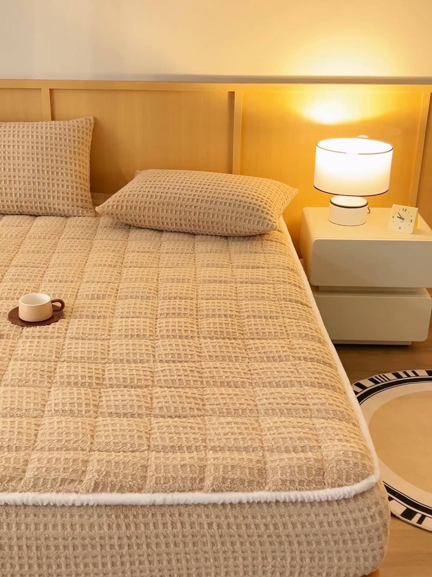 91家纺网 家纺一手货源 找家纺 （总）爱乐  塔芙绒夹棉床笠 牛奶绒床笠