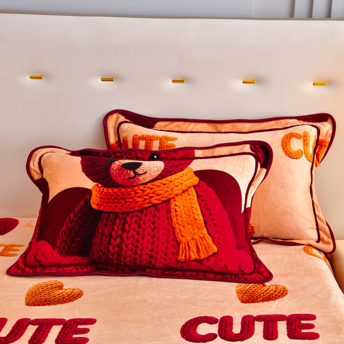 91家纺网 家纺一手货源 找家纺 缘莉娜家纺 2025高克重8斤牛奶绒四件套金貂绒法莱绒加厚保暖直播电商爆款 萌萌熊