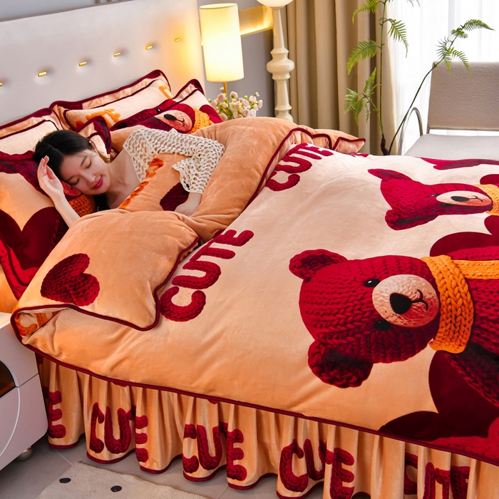 91家纺网 家纺一手货源 找家纺 缘莉娜家纺 2025高克重8斤牛奶绒四件套金貂绒法莱绒加厚保暖直播电商爆款 萌萌熊