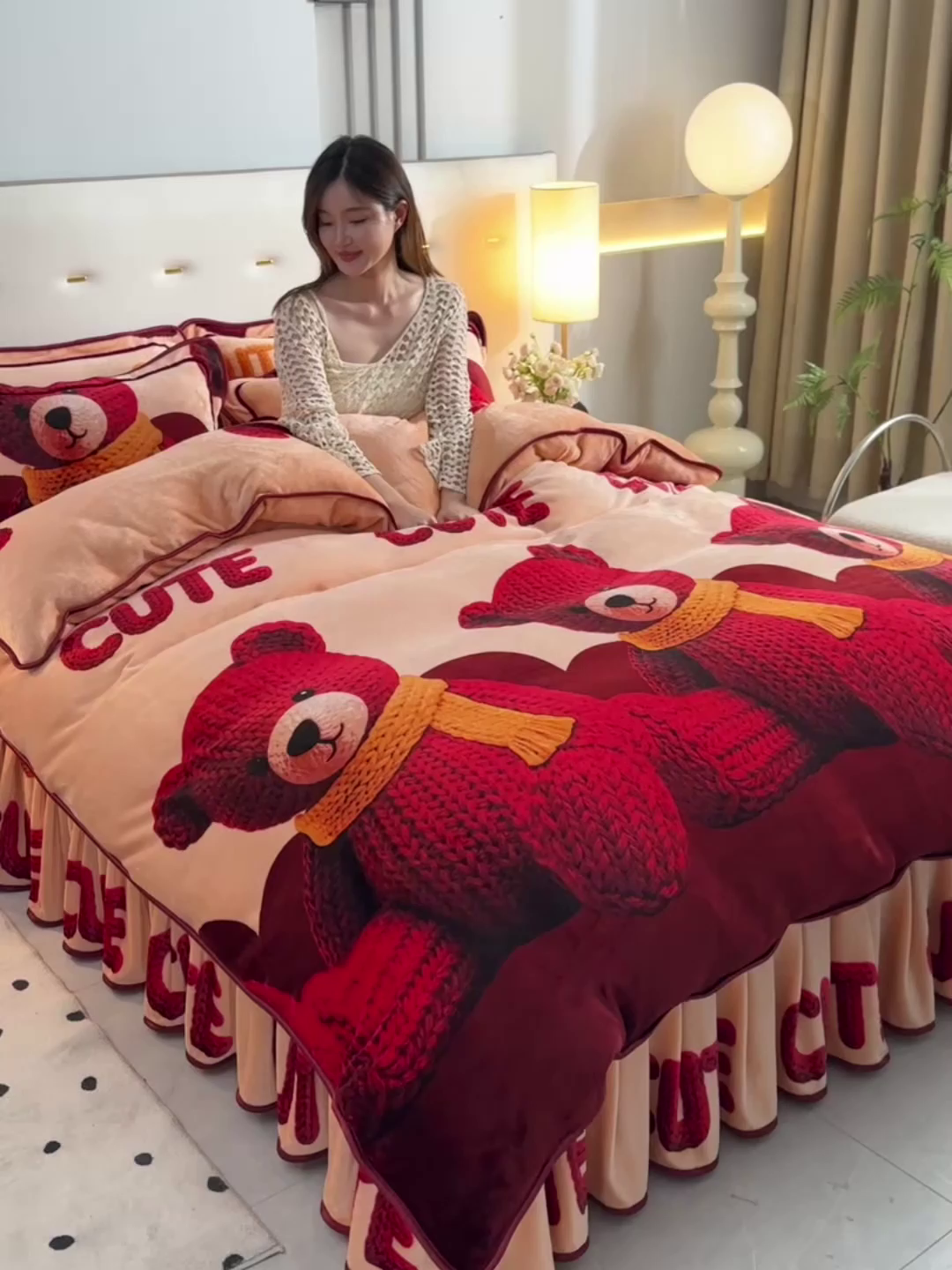 91家纺网 家纺一手货源 找家纺 缘莉娜家纺 2025高克重8斤牛奶绒四件套金貂绒法莱绒加厚保暖直播电商爆款 萌萌熊