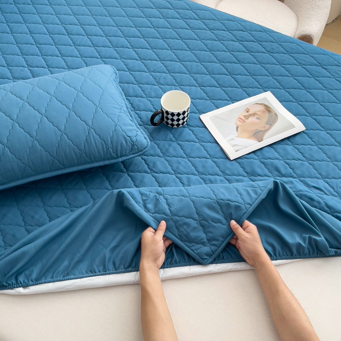 91家纺网 家纺一手货源 找家纺 蝶蔻家纺 2025新款亚马逊外贸跨境亲肤磨毛夹棉涤纶TPU防水床笠虾皮希音Temu爆款 蓝色