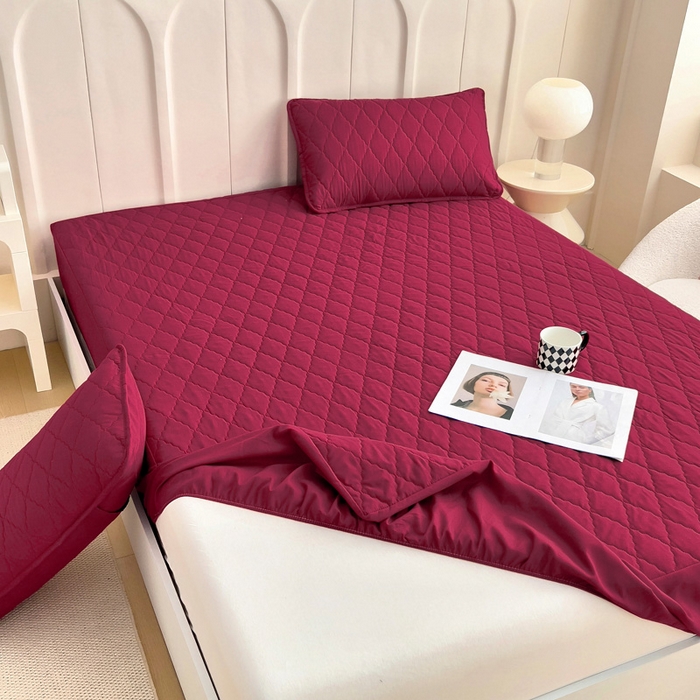 91家纺网 家纺一手货源 找家纺 蝶蔻家纺 2025新款亚马逊外贸跨境亲肤磨毛夹棉涤纶TPU防水床笠虾皮希音Temu爆款 酒红