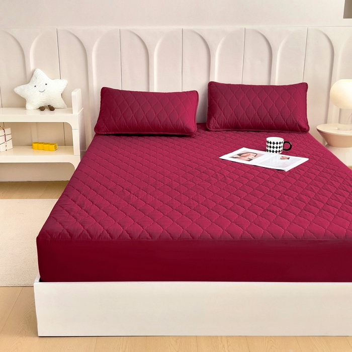 91家纺网 家纺一手货源 找家纺 蝶蔻家纺 2025新款亚马逊外贸跨境亲肤磨毛夹棉涤纶TPU防水床笠虾皮希音Temu爆款 酒红