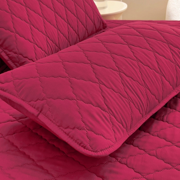 91家纺网 家纺一手货源 找家纺 蝶蔻家纺 2025新款亚马逊外贸跨境亲肤磨毛夹棉涤纶TPU防水床笠虾皮希音Temu爆款 酒红