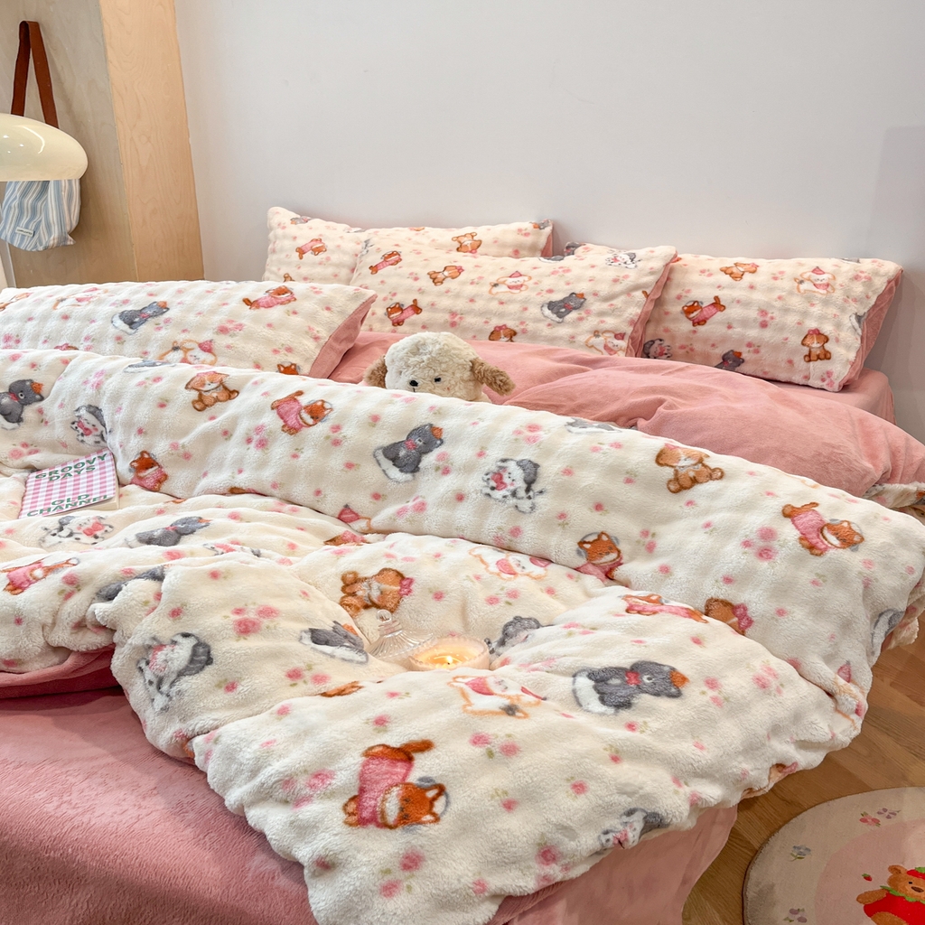 91家纺网 家纺一手货源 找家纺 金梦拉 2025直播爆款牛奶绒泡泡绒印花四件套 碎花萌友