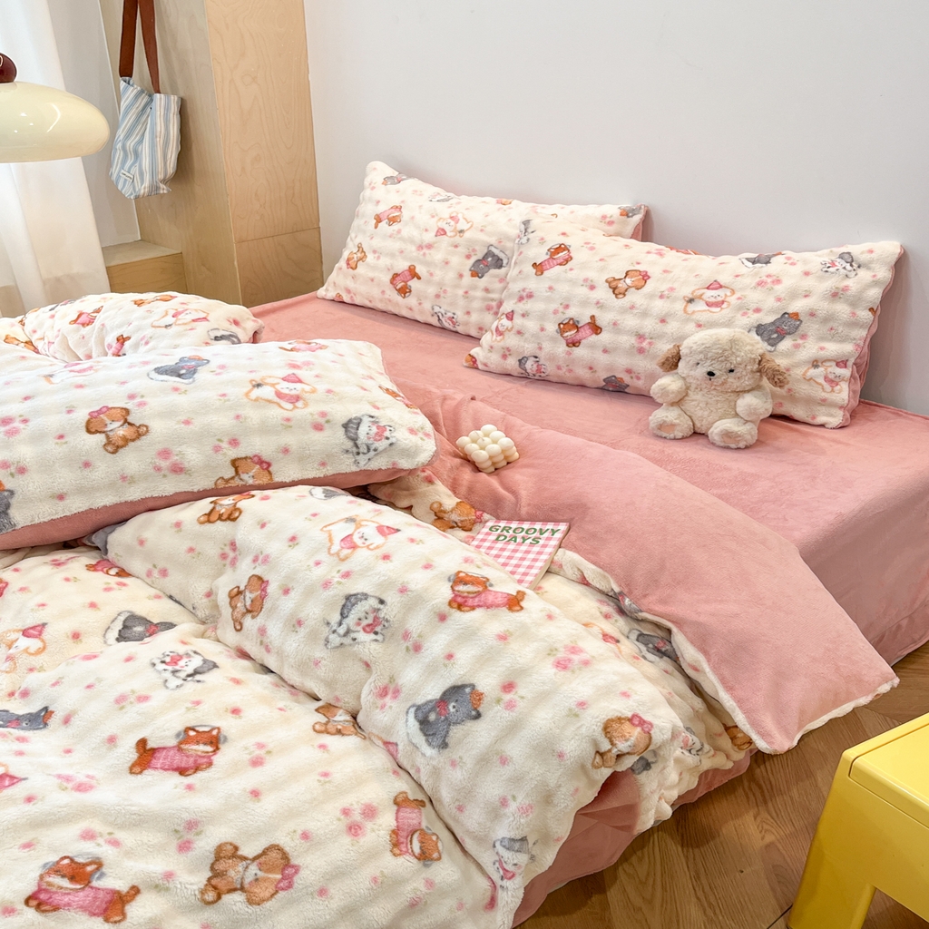 91家纺网 家纺一手货源 找家纺 金梦拉 2025直播爆款牛奶绒泡泡绒印花四件套 碎花萌友