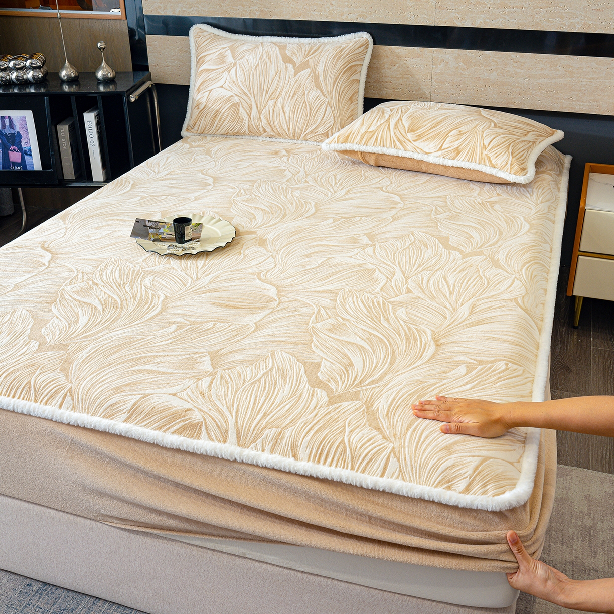 云玲时尚 2025新款牛奶绒雕花兔毛绒包边床笠单床笠床笠单件 北欧经典