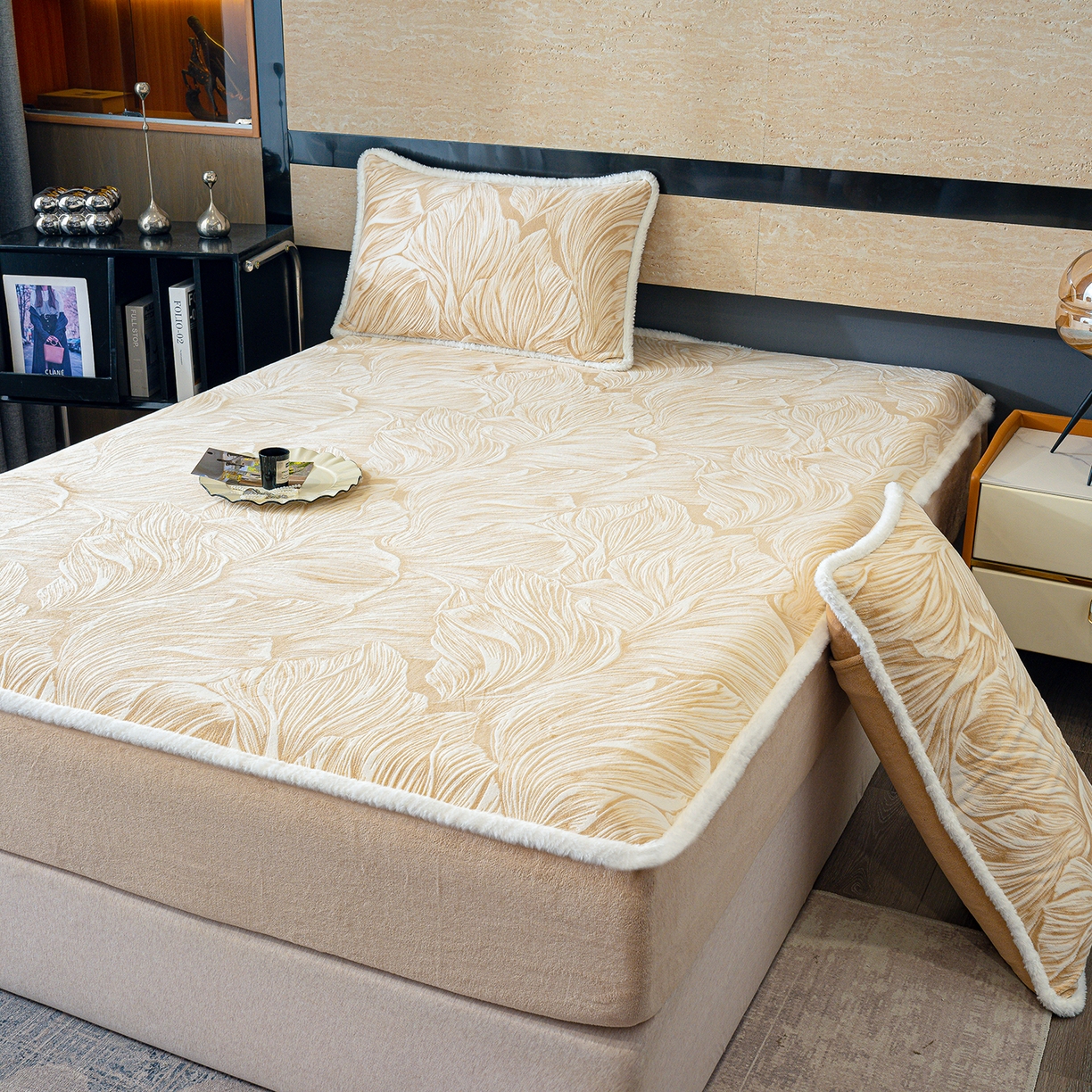 91家纺网 家纺一手货源 找家纺 云玲时尚 2025新款牛奶绒雕花兔毛绒包边床笠单床笠床笠单件 北欧经典