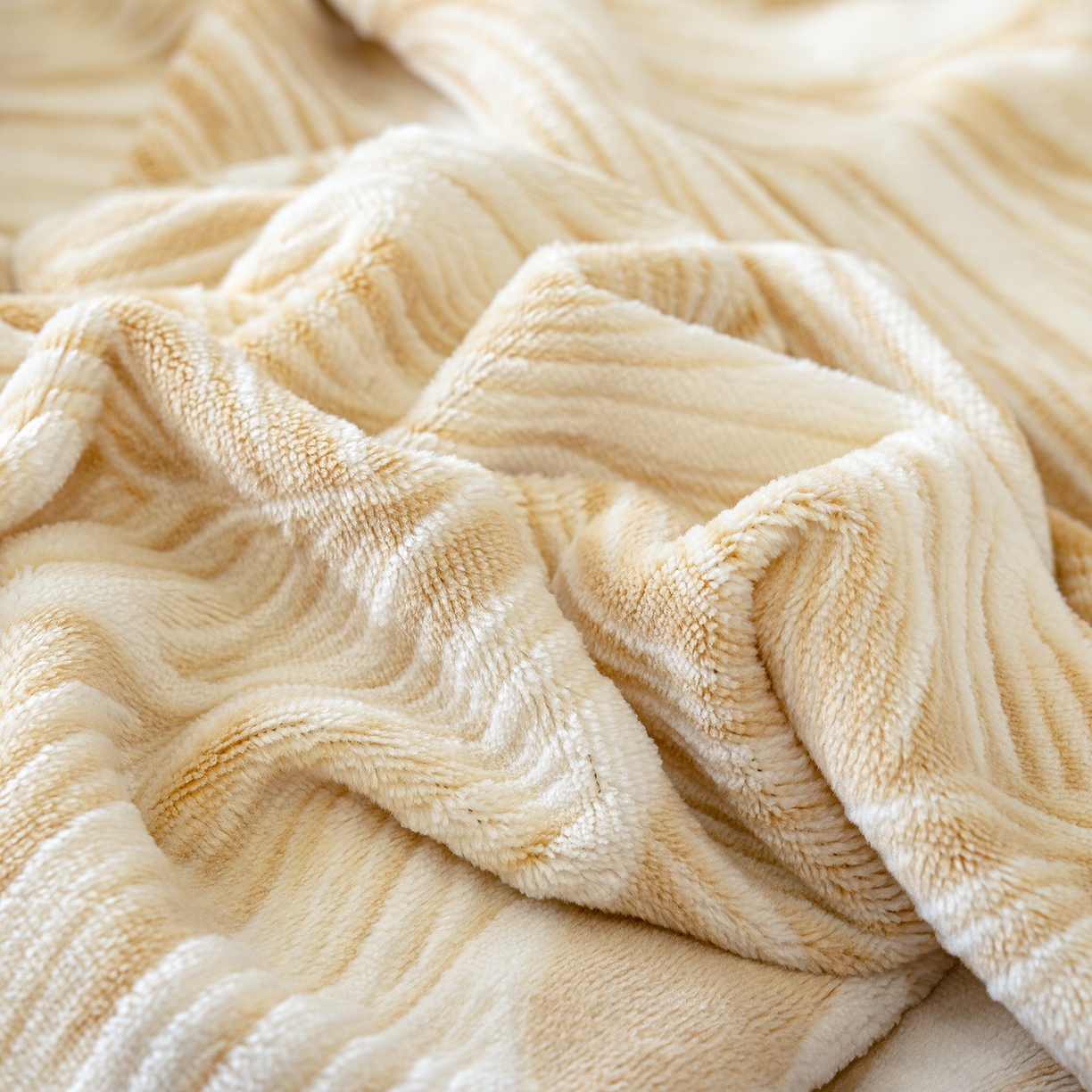 91家纺网 家纺一手货源 找家纺 云玲时尚 2025新款牛奶绒雕花兔毛绒包边床笠单床笠床笠单件 北欧经典