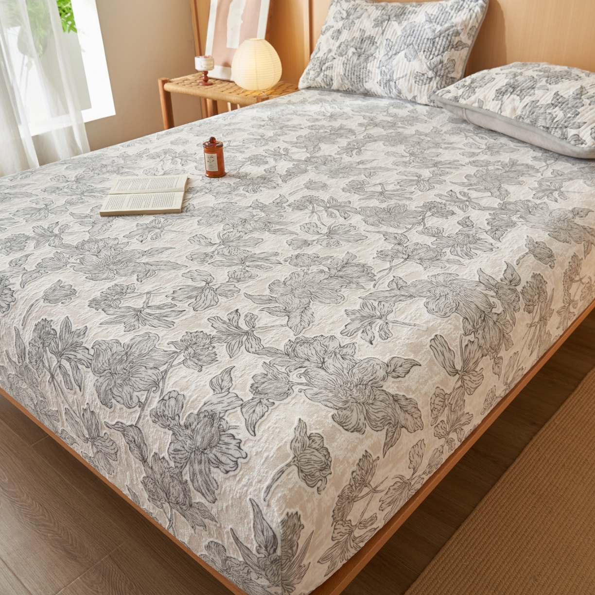 91家纺网 家纺一手货源 找家纺 （总）爱乐家纺 2025新款烂花牛奶绒床笠系列