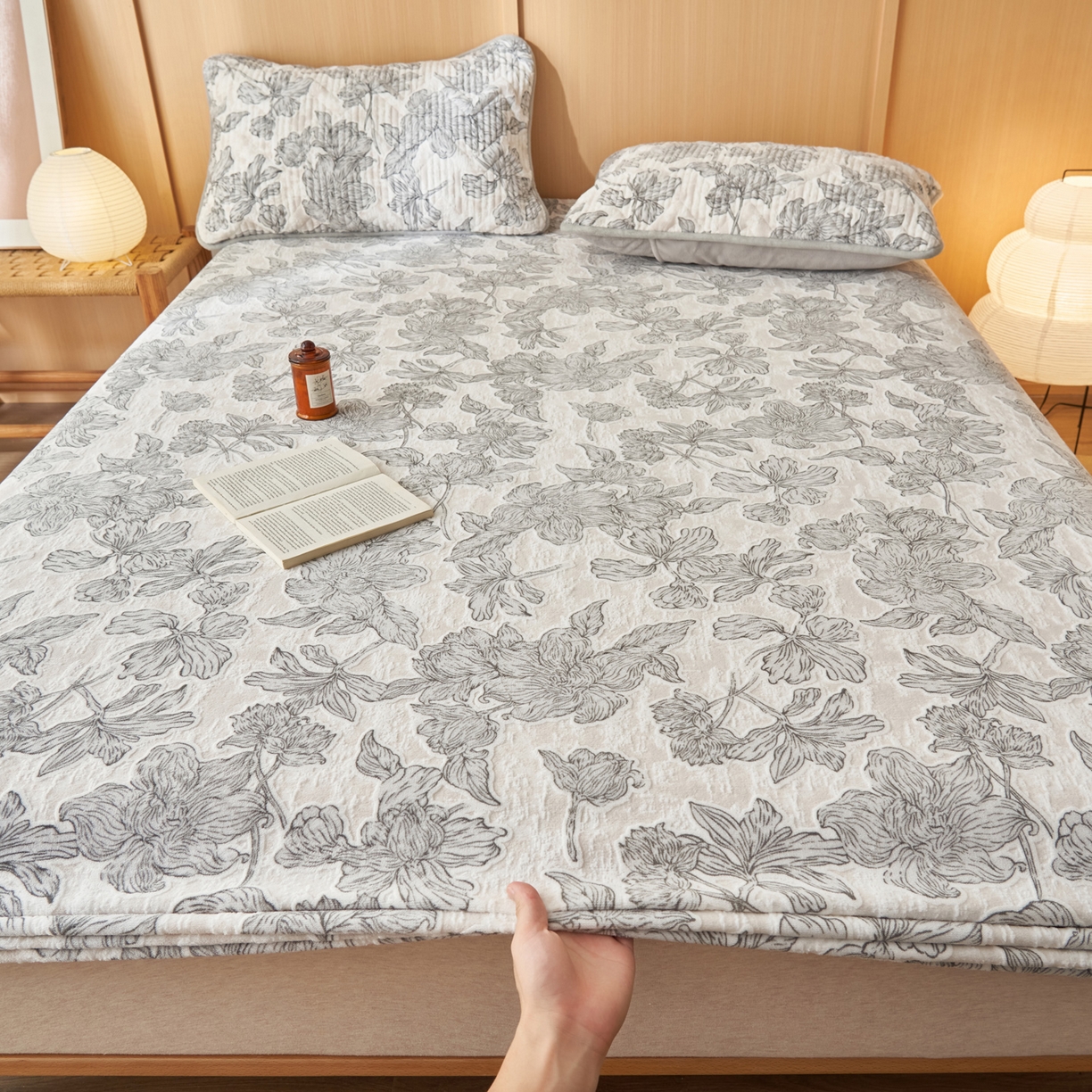 91家纺网 家纺一手货源 找家纺 （总）爱乐家纺 2025新款烂花牛奶绒床笠系列