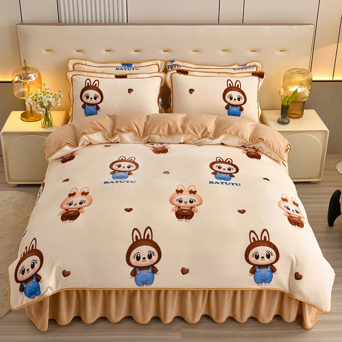 91家纺网 家纺一手货源 找家纺 （总）绘萱2025新品爆款8斤包边印花牛奶绒四件套床裙款法莱绒金貂貂狐