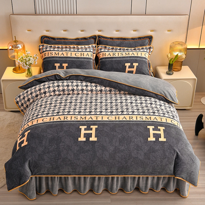 91家纺网 家纺一手货源 找家纺 （总）绘萱2025新品爆款8斤包边印花牛奶绒四件套床裙款法莱绒金貂貂狐