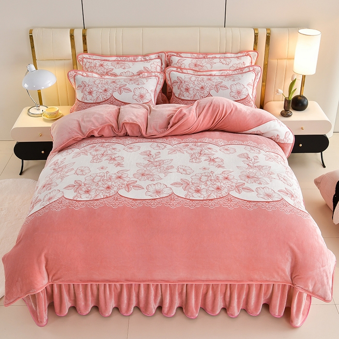 91家纺网 家纺一手货源 找家纺 （总）绘萱2025新品爆款8斤包边印花牛奶绒四件套床裙款法莱绒金貂貂狐