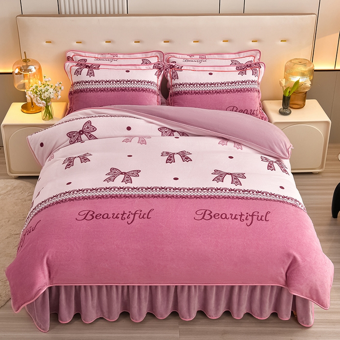 91家纺网 家纺一手货源 找家纺 （总）绘萱2025新品爆款8斤包边印花牛奶绒四件套床裙款法莱绒金貂貂狐