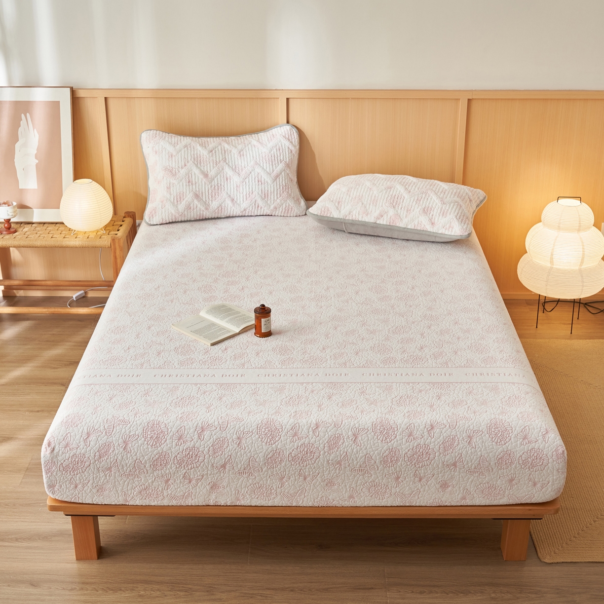 91家纺网 家纺一手货源 找家纺 （总）爱乐家纺 2025新款烂花牛奶绒床笠系列