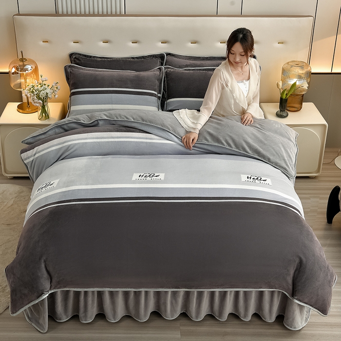 91家纺网 家纺一手货源 找家纺 （总）绘萱2025新品爆款8斤包边印花牛奶绒四件套床裙款法莱绒金貂貂狐