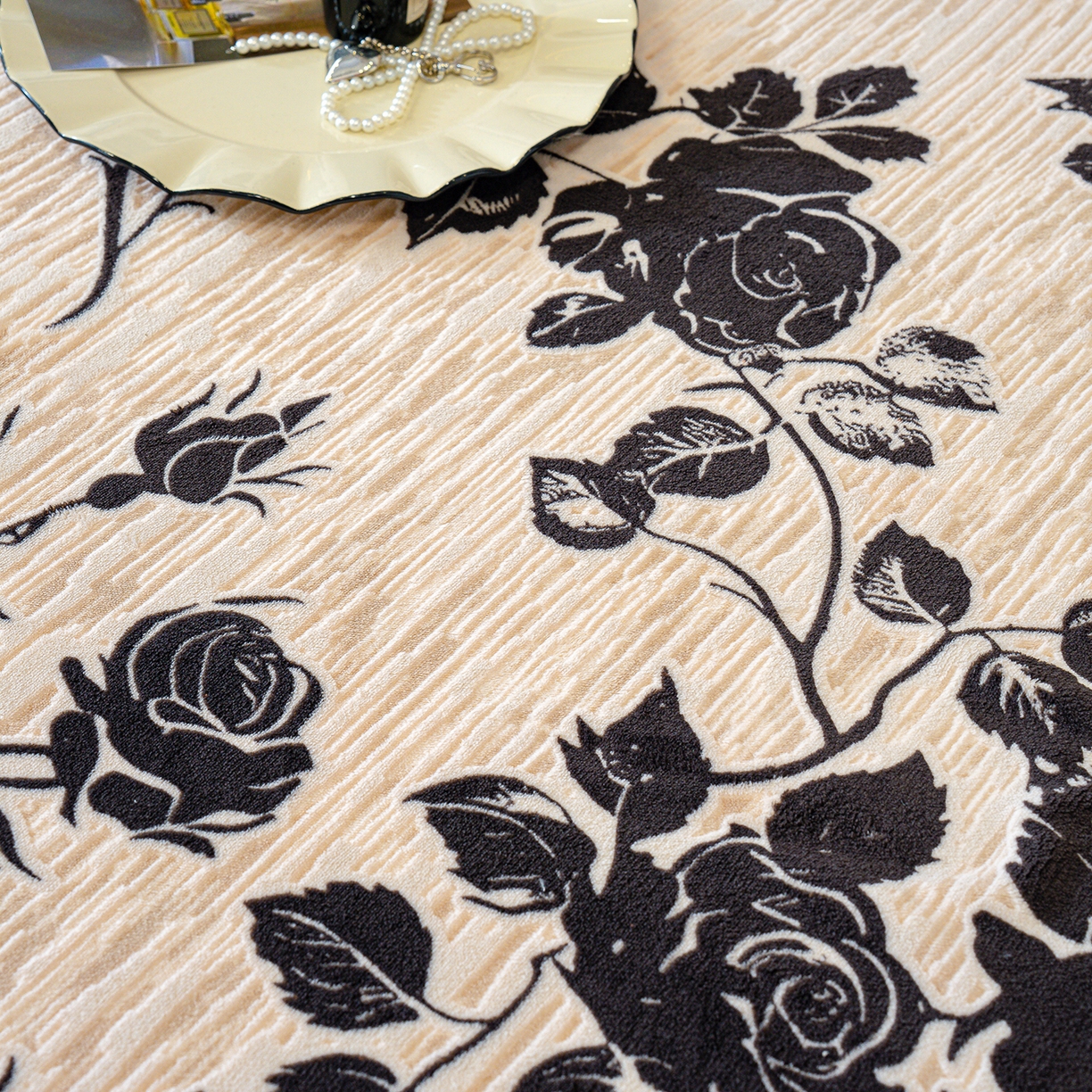 91家纺网 家纺一手货源 找家纺 云玲时尚 2025新款牛奶绒雕花兔毛绒包边床笠单床笠床笠单件 古韵花香