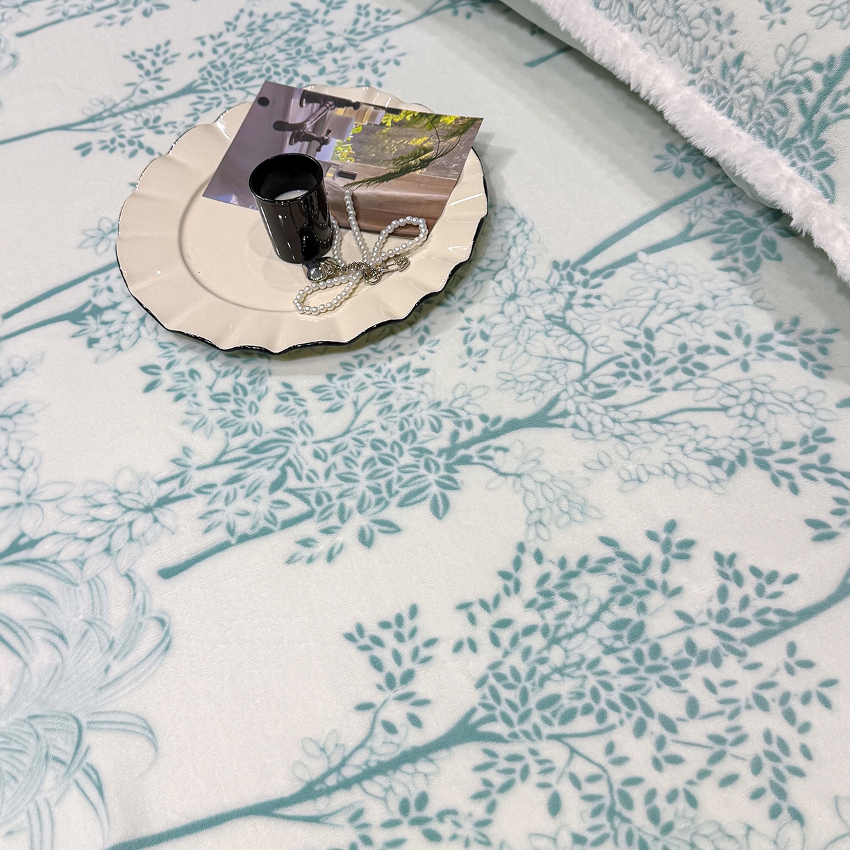 91家纺网 家纺一手货源 找家纺 云玲时尚 2025新款牛奶绒雕花兔毛绒包边床笠单床笠床笠单件 国色天香