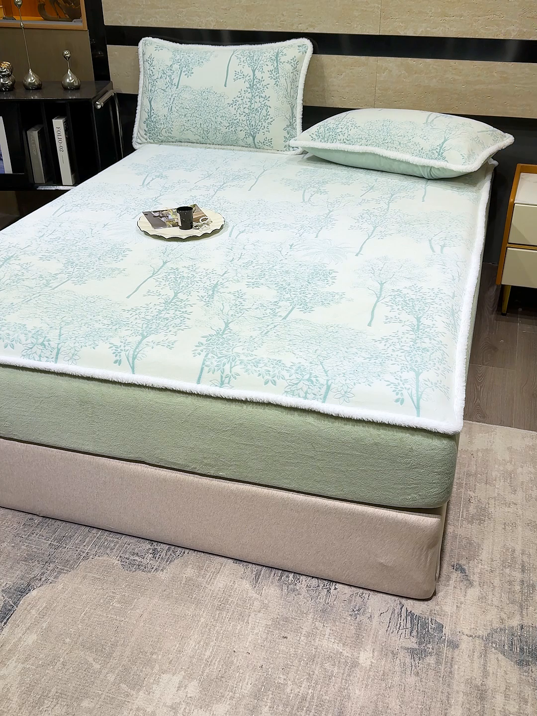 91家纺网 家纺一手货源 找家纺 云玲时尚 2025新款牛奶绒雕花兔毛绒包边床笠单床笠床笠单件 国色天香