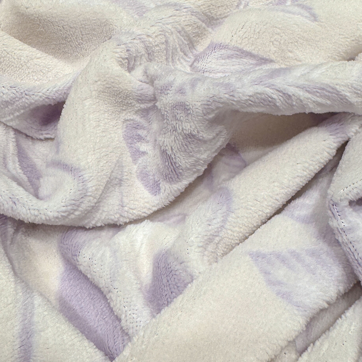 91家纺网 家纺一手货源 找家纺 云玲时尚 2025新款牛奶绒雕花兔毛绒包边床笠单床笠床笠单件 花枝飞舞