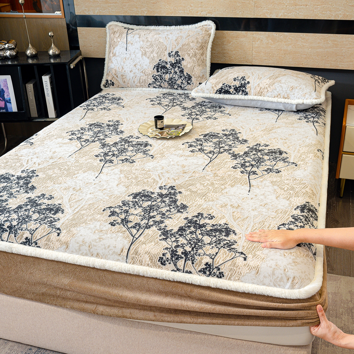 云玲时尚 2025新款牛奶绒雕花兔毛绒包边床笠单床笠床笠单件 浪漫花枝