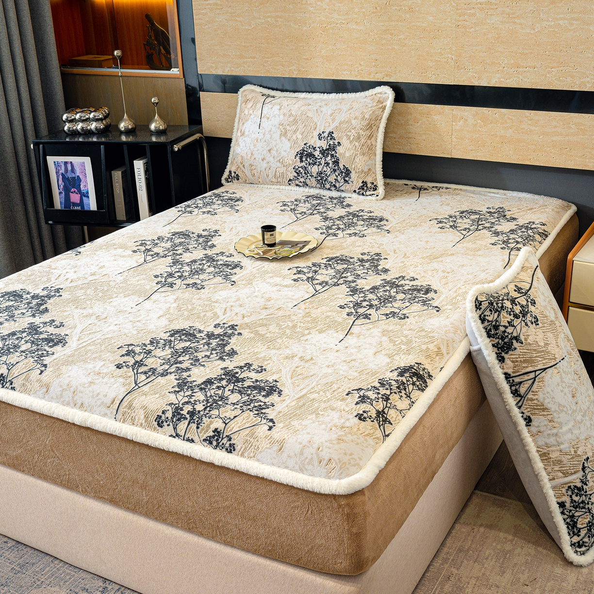 91家纺网 家纺一手货源 找家纺 云玲时尚 2025新款牛奶绒雕花兔毛绒包边床笠单床笠床笠单件 浪漫花枝