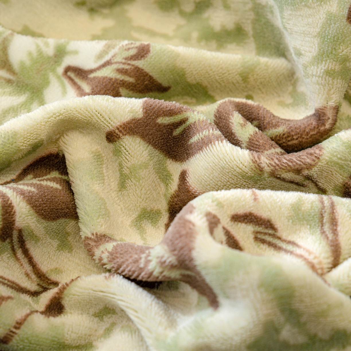 91家纺网 家纺一手货源 找家纺 云玲时尚 2025新款牛奶绒雕花兔毛绒包边床笠单床笠床笠单件 墨花如梦