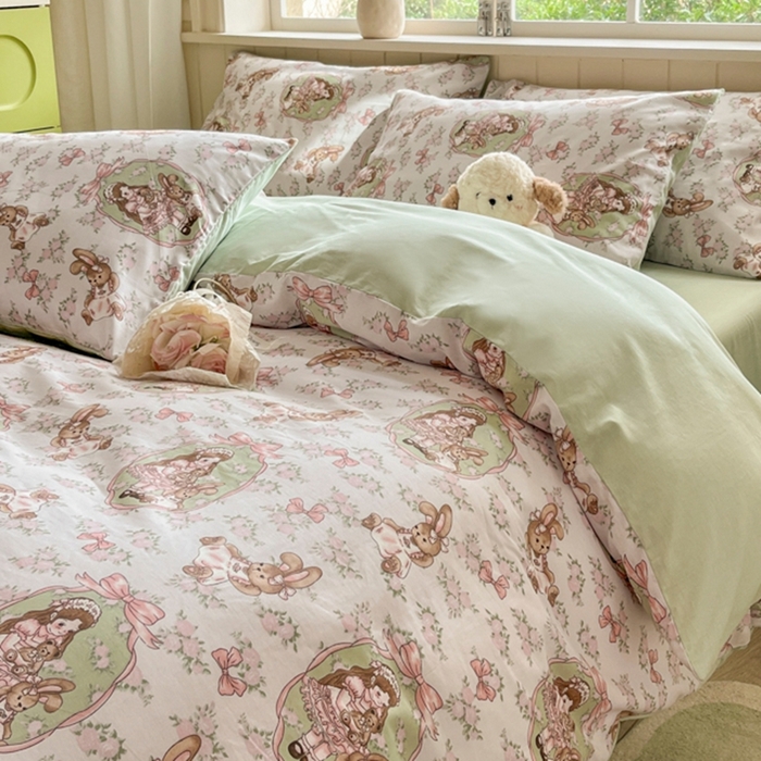 91家纺网 家纺一手货源 找家纺 琪格格纺织 2025新款13070全棉纯棉小清新四件套 爱丽丝梦境-粉