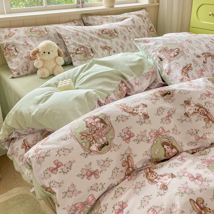 91家纺网 家纺一手货源 找家纺 琪格格纺织 2025新款13070全棉纯棉小清新四件套 爱丽丝梦境-粉