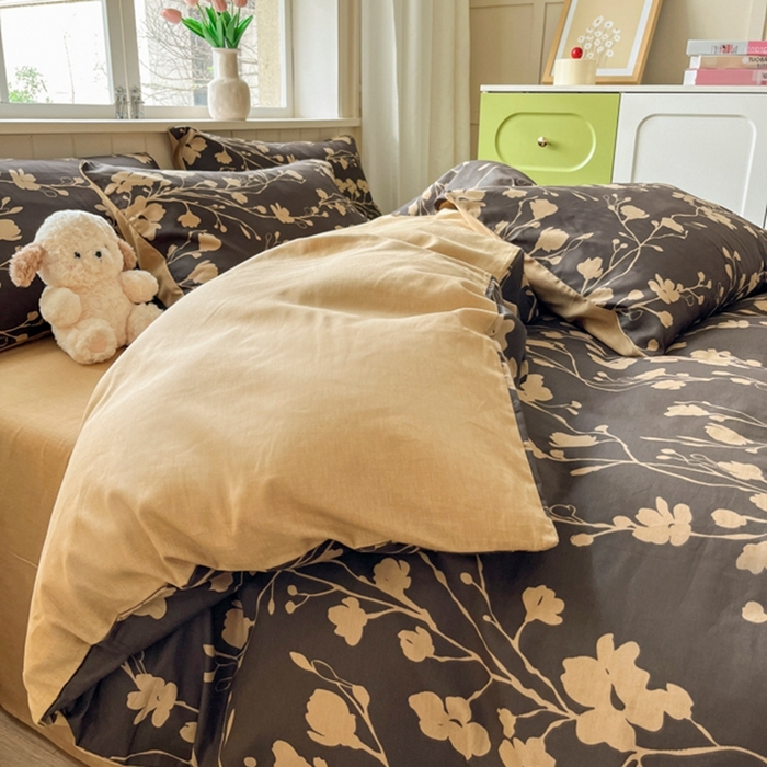 91家纺网 家纺一手货源 找家纺 琪格格纺织 2025新款13070全棉纯棉小清新四件套 花韵连锦-棕色