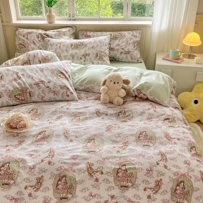 91家纺网 家纺一手货源 找家纺 琪格格纺织 2025新款13070全棉纯棉小清新四件套 爱丽丝梦境-粉