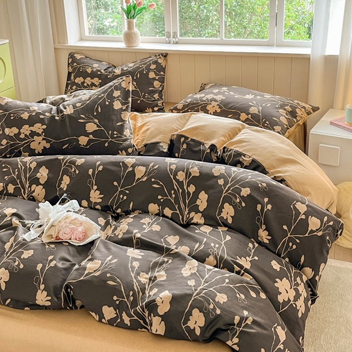 91家纺网 家纺一手货源 找家纺 琪格格纺织 2025新款13070全棉纯棉小清新四件套 花韵连锦-棕色