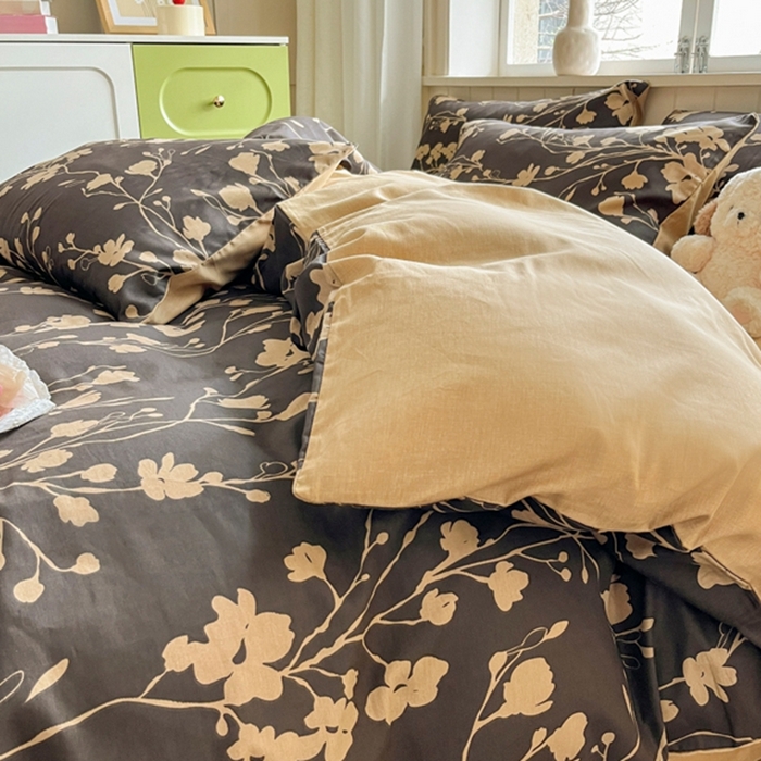 91家纺网 家纺一手货源 找家纺 琪格格纺织 2025新款13070全棉纯棉小清新四件套 花韵连锦-棕色