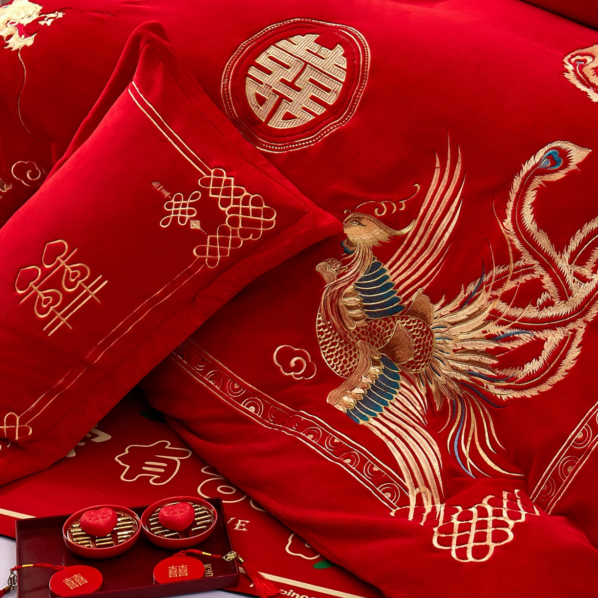 91家纺网 家纺一手货源 找家纺 布乐意 2025新款高克重大红牛奶绒婚庆全工艺重工刺绣新中式结婚四件套六件套小红书推荐抖音直播爆款 双喜龙凤