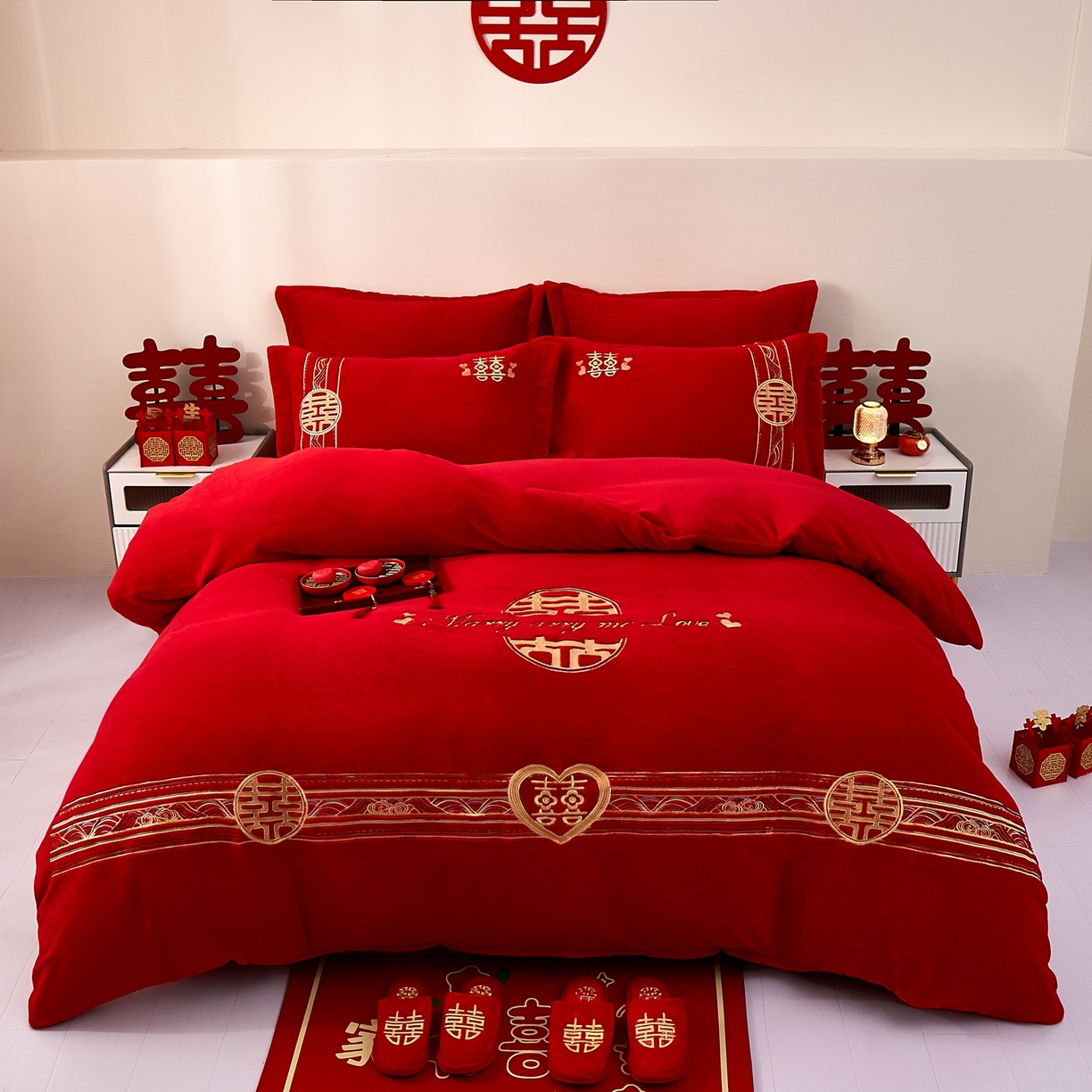 91家纺网 家纺一手货源 找家纺 布乐意 2025新款高克重大红牛奶绒婚庆全工艺重工刺绣新中式结婚四件套六件套小红书推荐抖音直播爆款 喜上加喜