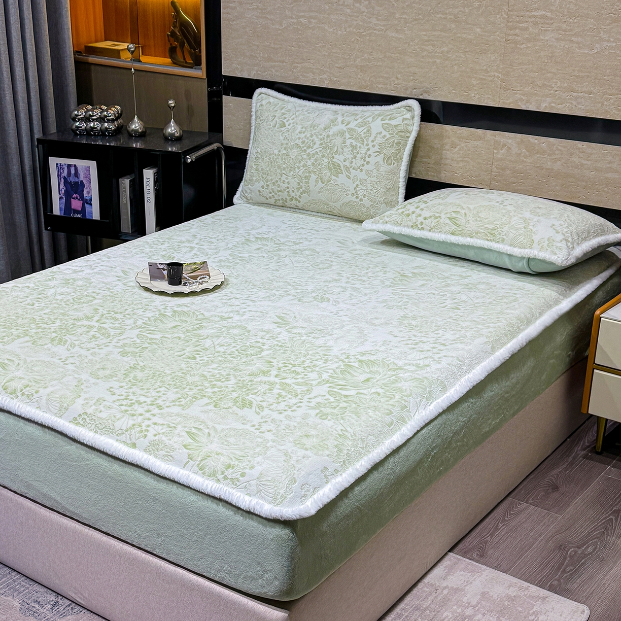 91家纺网 家纺一手货源 找家纺 云玲时尚 2025新款牛奶绒雕花兔毛绒包边床笠单床笠床笠单件 碎花漫语