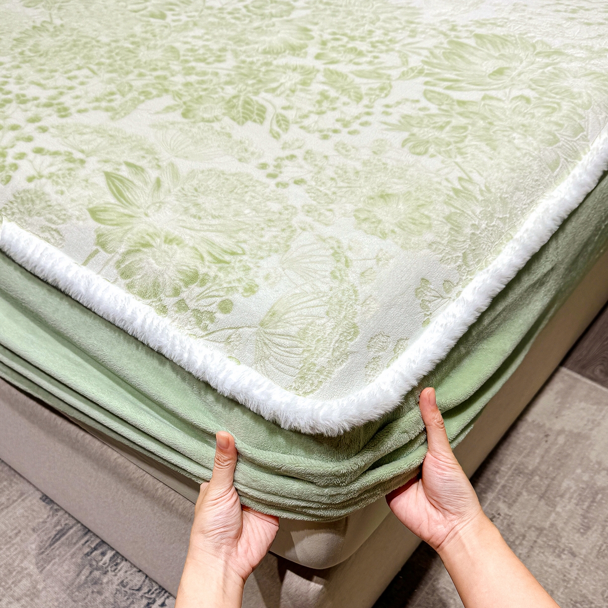 91家纺网 家纺一手货源 找家纺 云玲时尚 2025新款牛奶绒雕花兔毛绒包边床笠单床笠床笠单件 碎花漫语