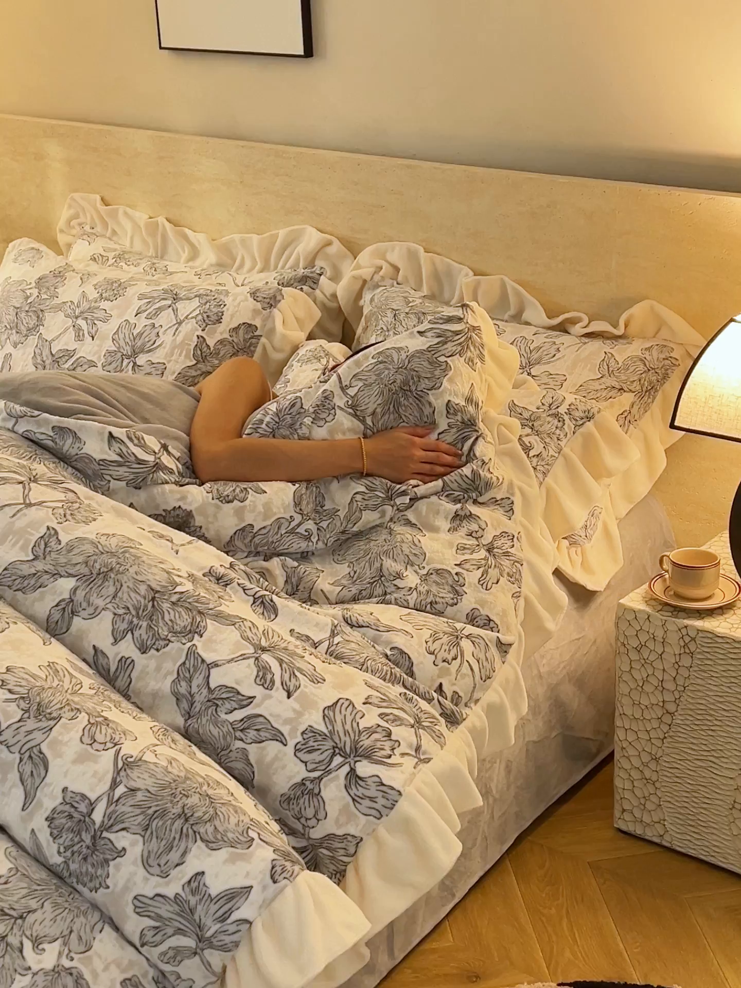 91家纺网 家纺一手货源 找家纺 （总）爱乐  全消光花边烂花牛奶绒四件套