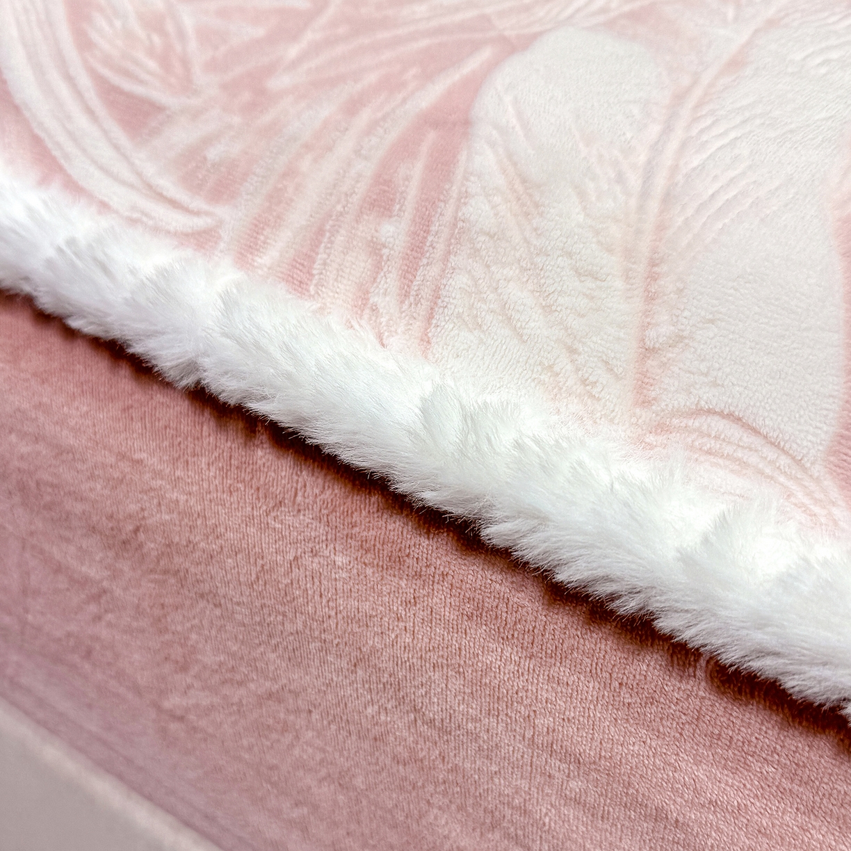 91家纺网 家纺一手货源 找家纺 云玲时尚 2025新款牛奶绒雕花兔毛绒包边床笠单床笠床笠单件 仲夏浪漫