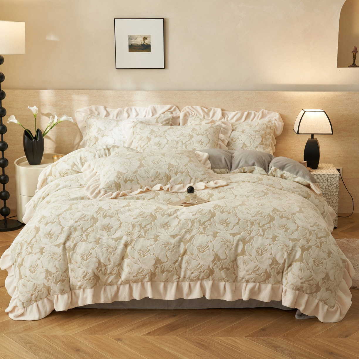 91家纺网 家纺一手货源 找家纺 （总）爱乐  全消光花边烂花牛奶绒四件套