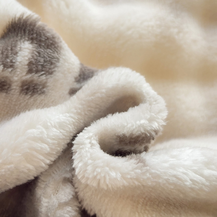 91家纺网 家纺一手货源 找家纺 优迈 2025秋冬新款卡通牛奶绒泡泡绒印花花卉兔毛四件套 灰色空间