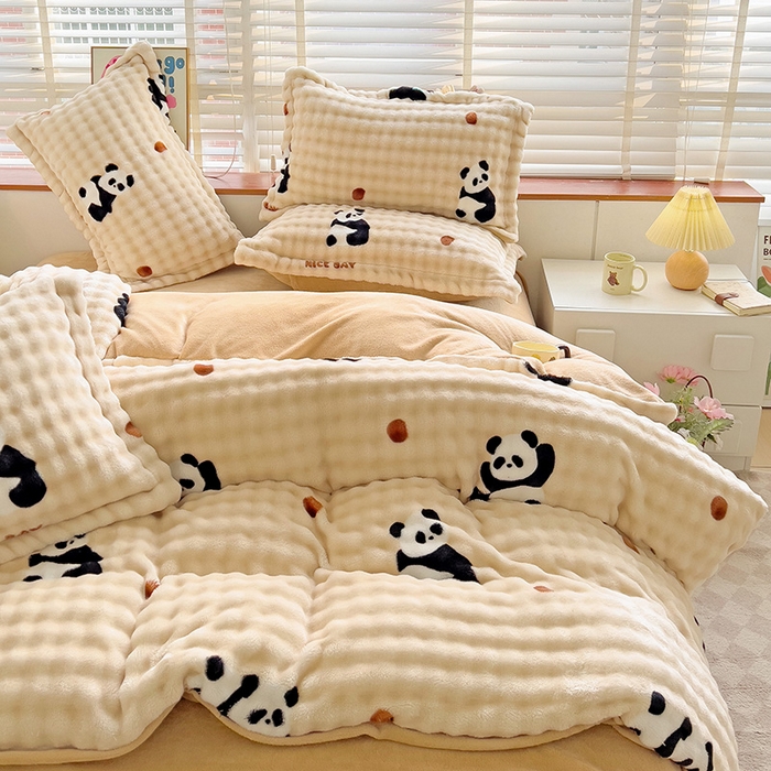 91家纺网 家纺一手货源 找家纺 优迈 2025秋冬新款卡通牛奶绒泡泡绒印花花卉兔毛四件套 熊猫点点-咖