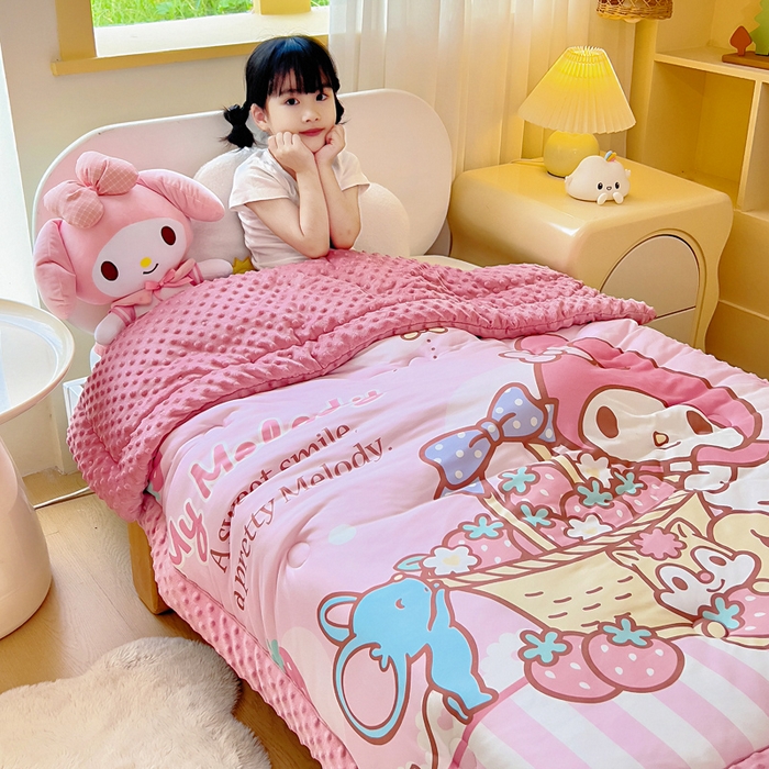 91家纺网 家纺一手货源 找家纺 （总）吉咪兔家纺 2025新款大版三丽鸥库洛米儿童豆豆被针织棉幼儿园宝宝午睡春秋四季婴儿被子被芯