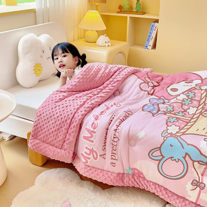 91家纺网 家纺一手货源 找家纺 （总）吉咪兔家纺 2025新款大版三丽鸥库洛米儿童豆豆被针织棉幼儿园宝宝午睡春秋四季婴儿被子被芯