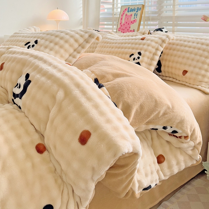 91家纺网 家纺一手货源 找家纺 （总）优迈 2025秋冬新款卡通牛奶绒泡泡绒印花花卉兔毛四件套