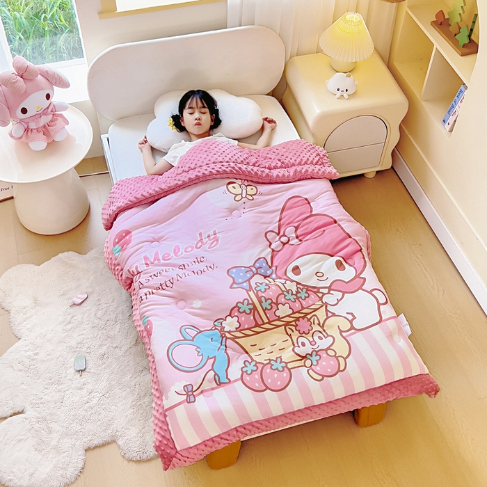 91家纺网 家纺一手货源 找家纺 （总）吉咪兔家纺 2025新款大版三丽鸥库洛米儿童豆豆被针织棉幼儿园宝宝午睡春秋四季婴儿被子被芯