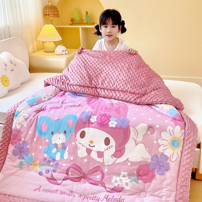 91家纺网 家纺一手货源 找家纺 （总）吉咪兔家纺 2025新款大版三丽鸥库洛米儿童豆豆被针织棉幼儿园宝宝午睡春秋四季婴儿被子被芯