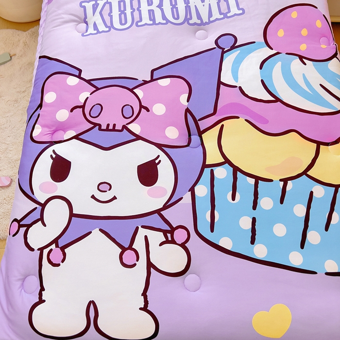 91家纺网 家纺一手货源 找家纺 吉咪兔家纺 2025新款大版三丽鸥库洛米儿童豆豆被针织棉幼儿园宝宝午睡春秋四季婴儿被子被芯 蛋糕库洛米